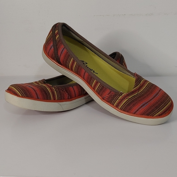 - Eddie Bauer Flat Shoes - Picture 9 of 9
